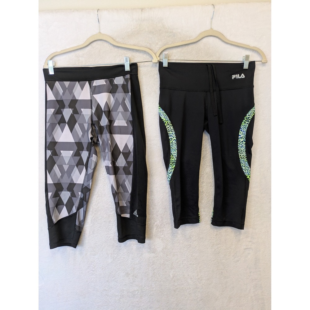 adidas Women's Black & Gray Geometric Capri Leggings